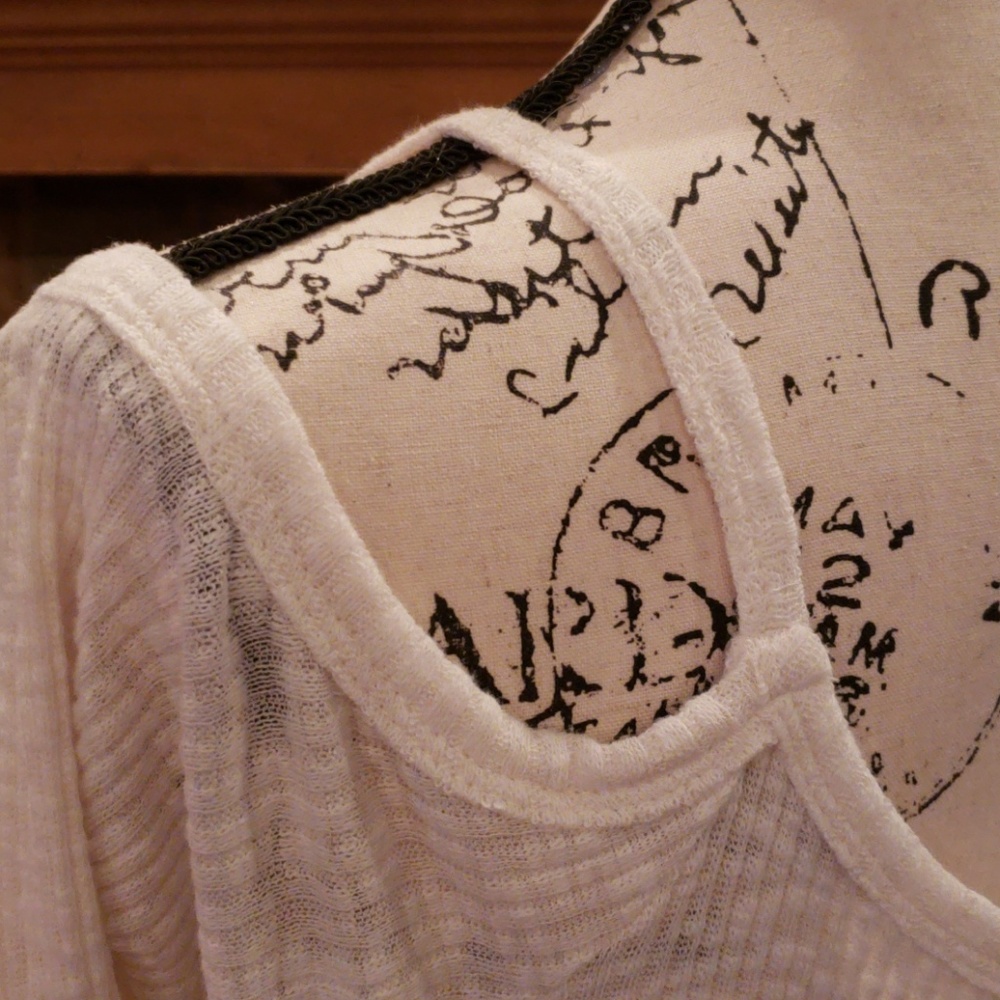 Cold Shoulder Tunic - Picture 3 of 7